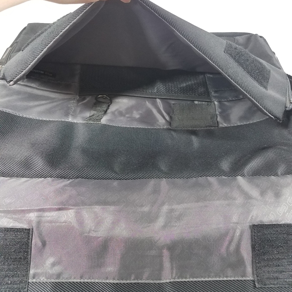 Solo Black Laptop Case Bag - Picture 7 of 13